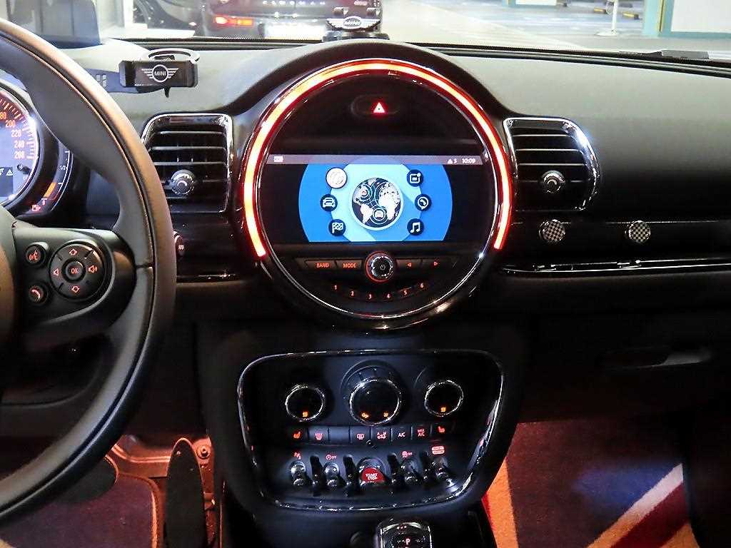 Mini Clubman - Vista 11