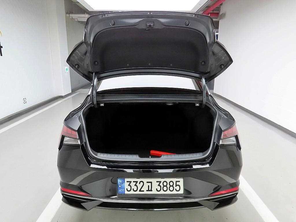 HYUNDAI Avante - Vista 5