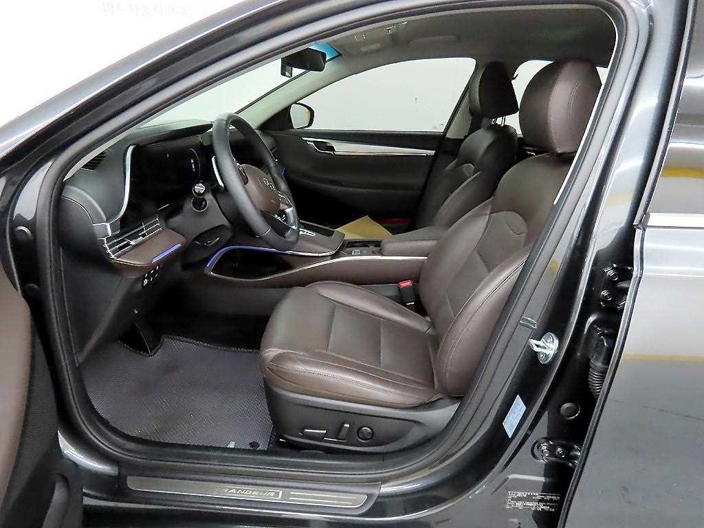 HYUNDAI Grandeur - Vista 5