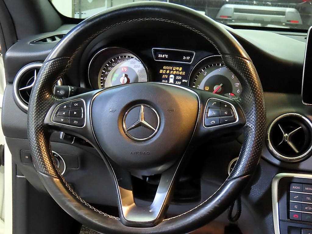 Mercedes Benz CLA Class - Vista 8