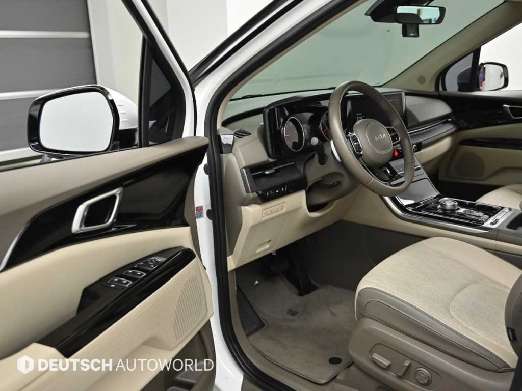 KIA Carnival - Vista 11