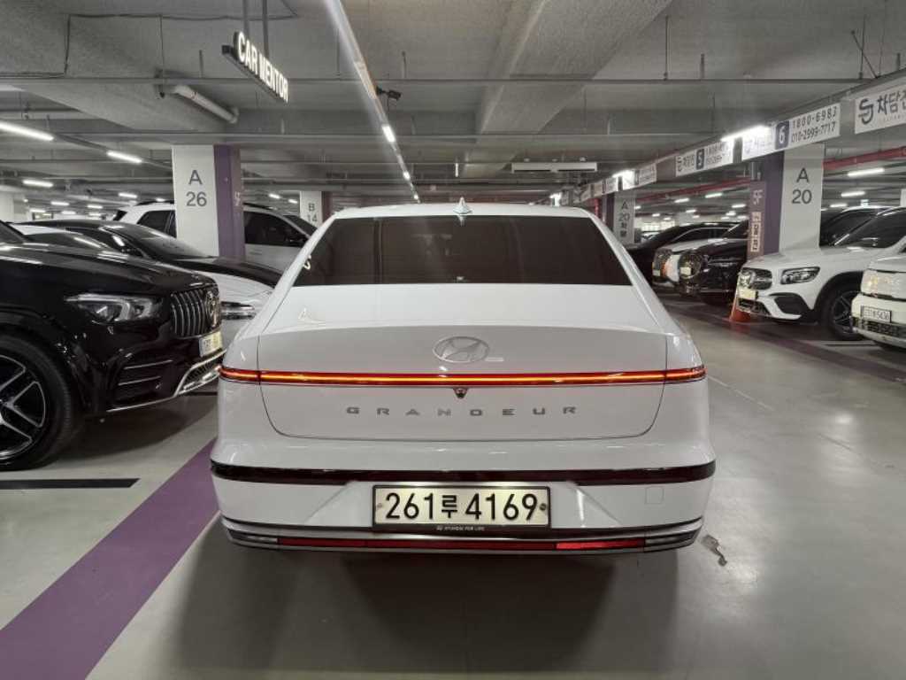 HYUNDAI Grandeur - Vista 3