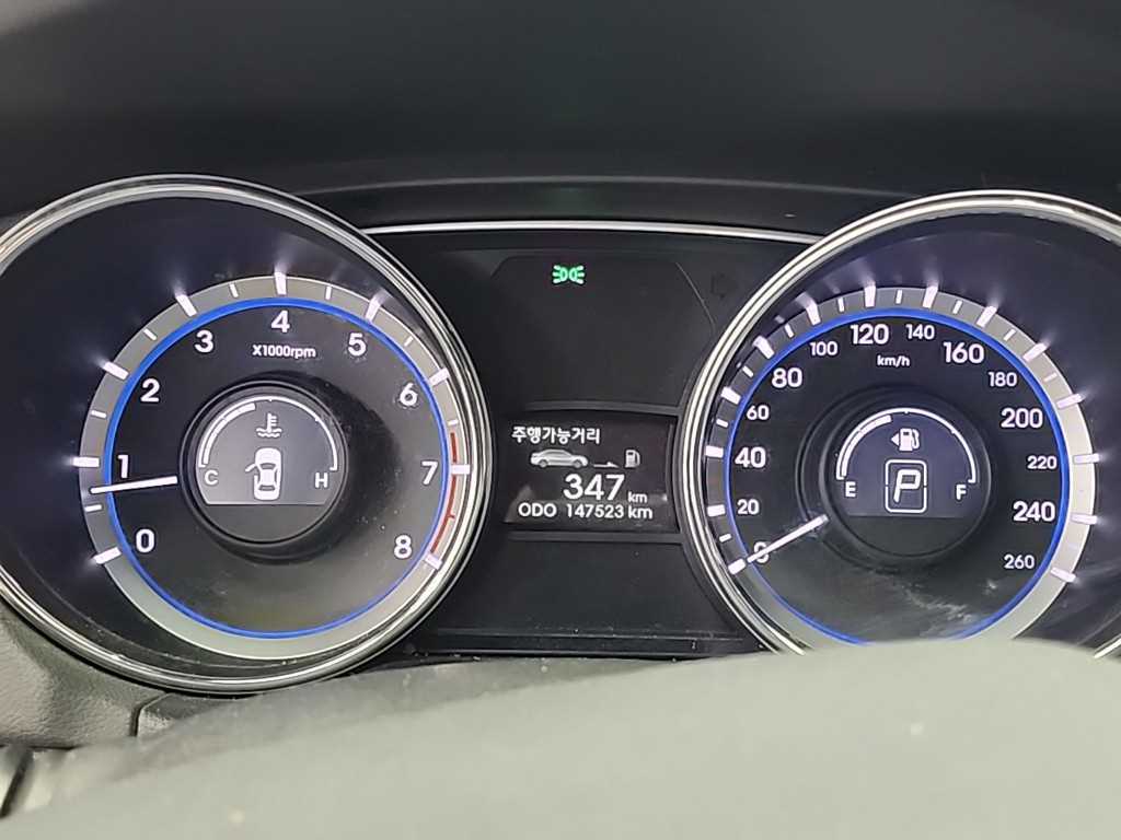 HYUNDAI Sonata - Vista 6