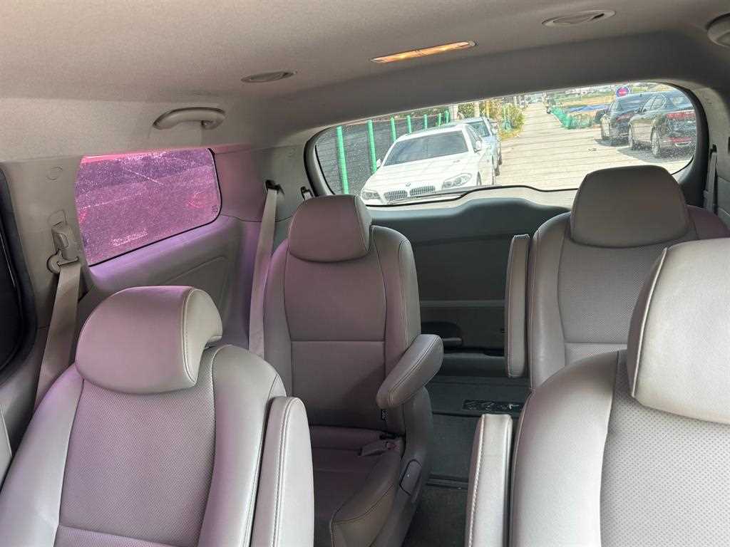 KIA Carnival - Vista 6