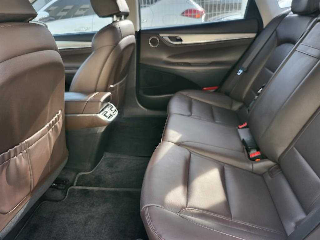HYUNDAI Grandeur - Vista 6