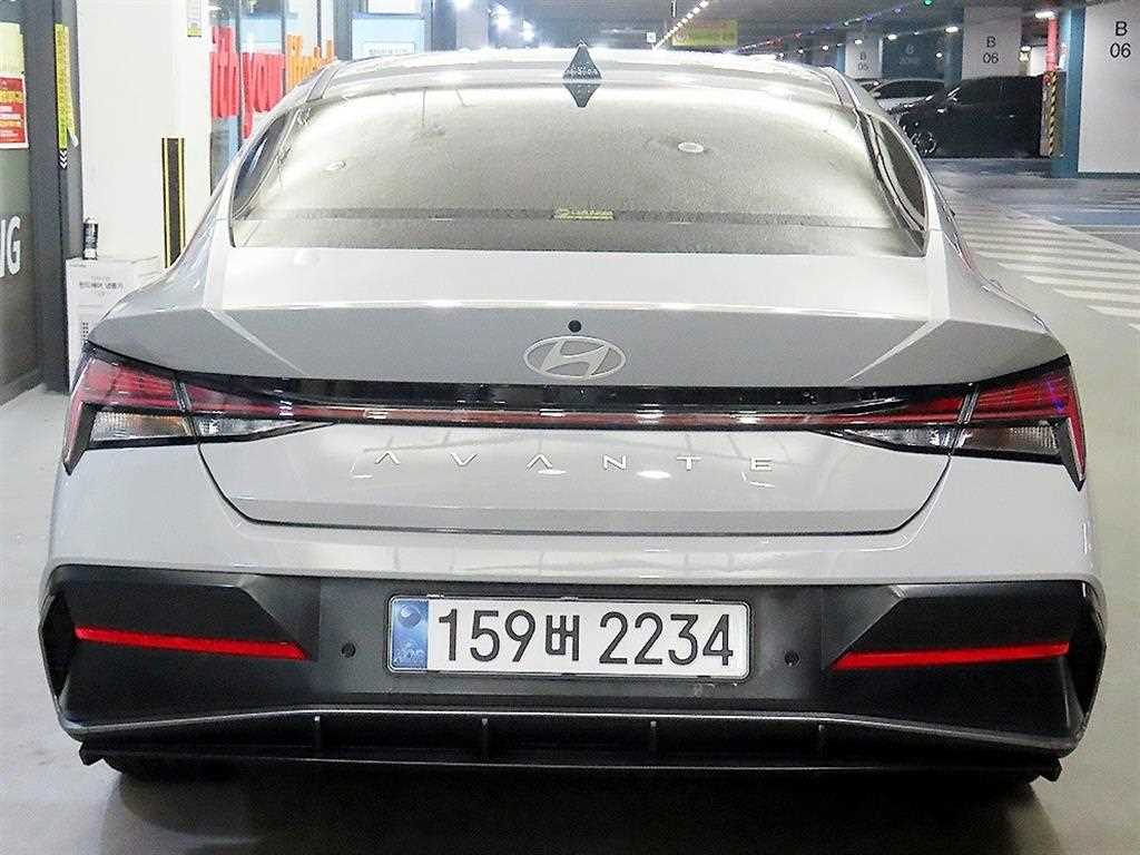 HYUNDAI Avante - Vista 5