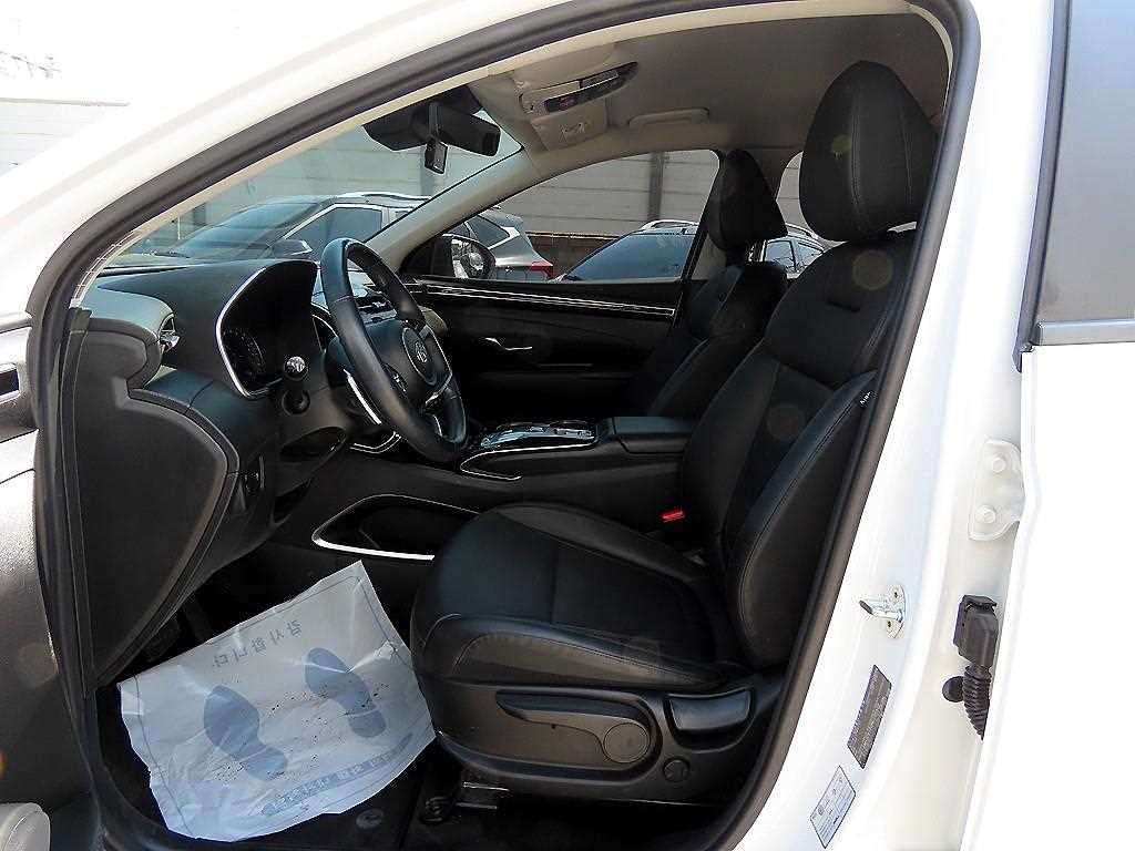 HYUNDAI Tucson - Vista 5