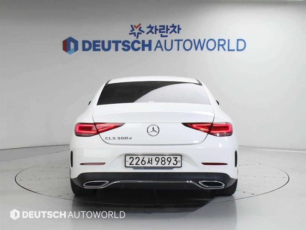 Mercedes Benz CLS Class - Vista 4