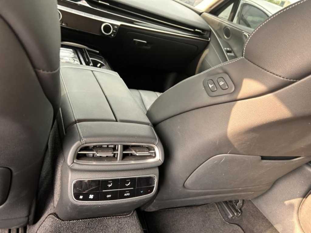 Genesis G80 - Vista 8