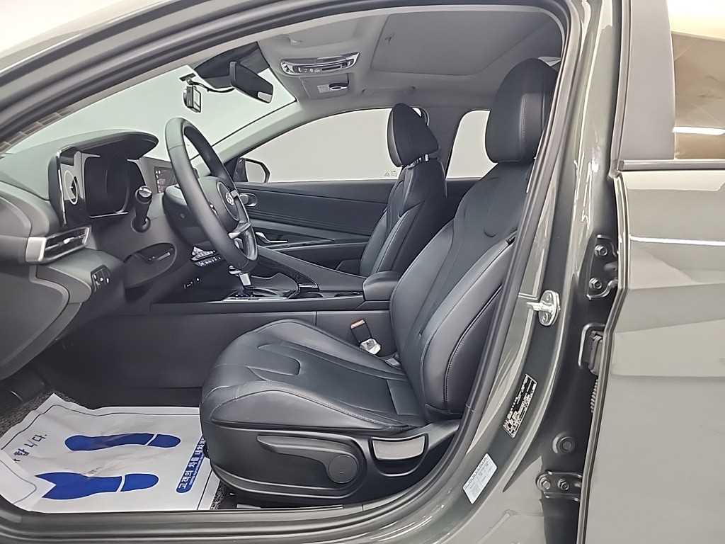 HYUNDAI Avante - Vista 11