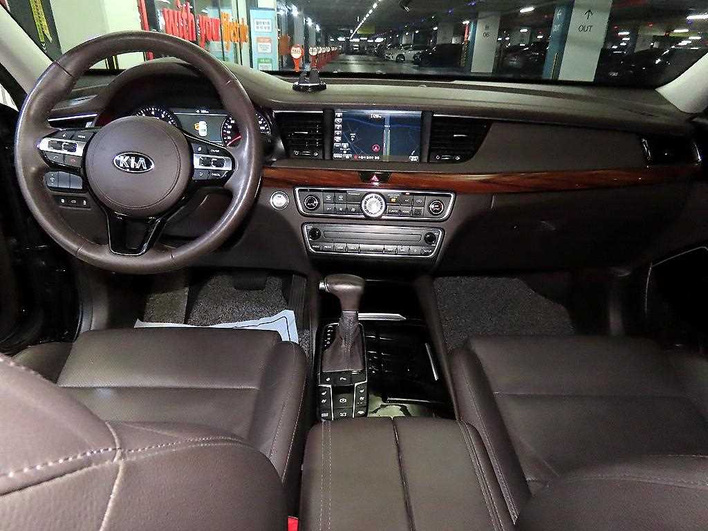 KIA K7 - Vista 10