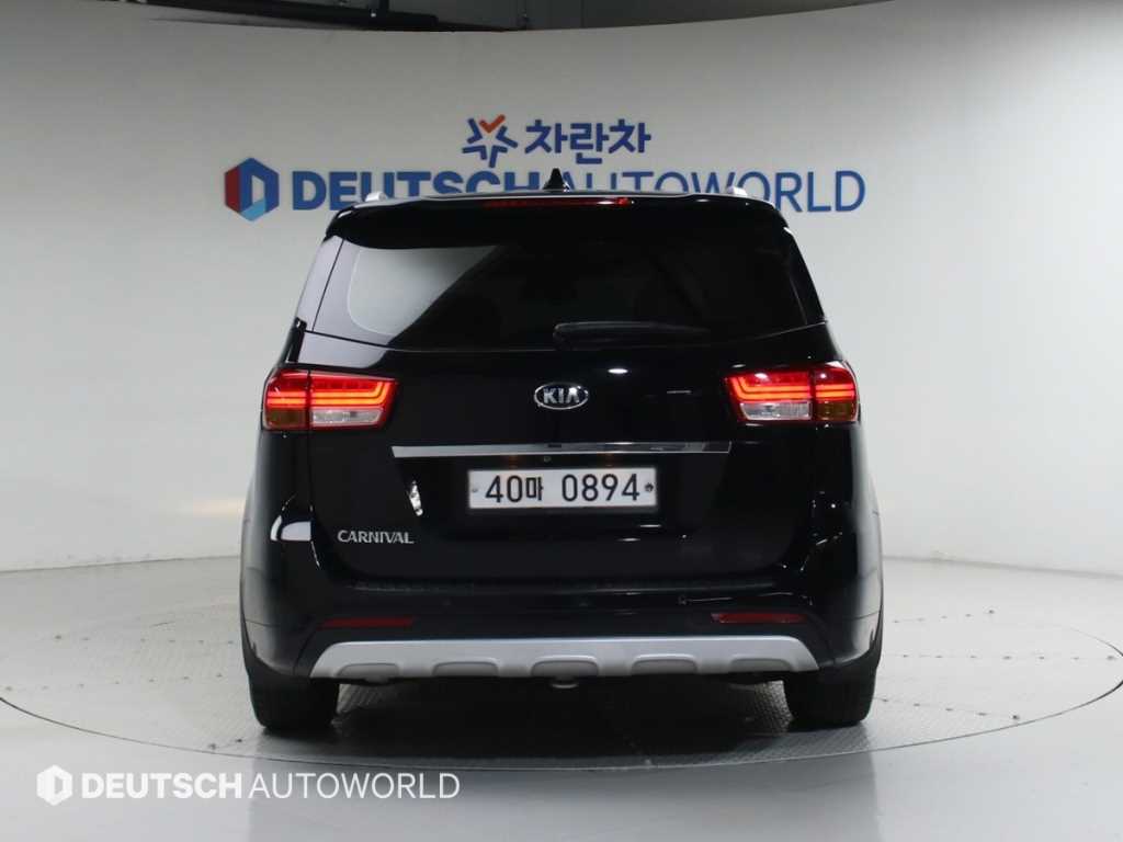 KIA Carnival - Vista 4