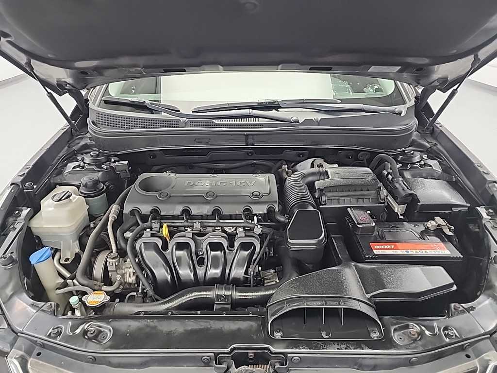 HYUNDAI Sonata - Vista 5