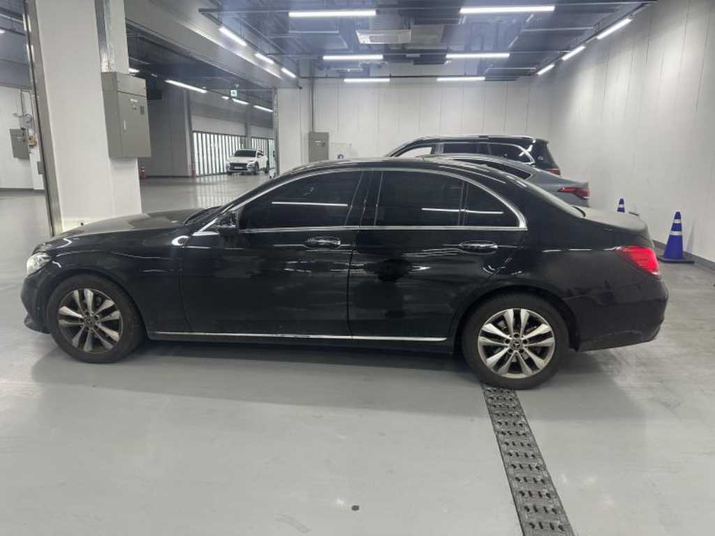Mercedes Benz C Class - Vista 3
