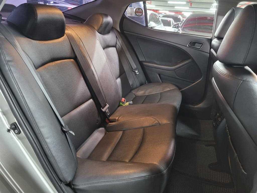 KIA K5 - Vista 9