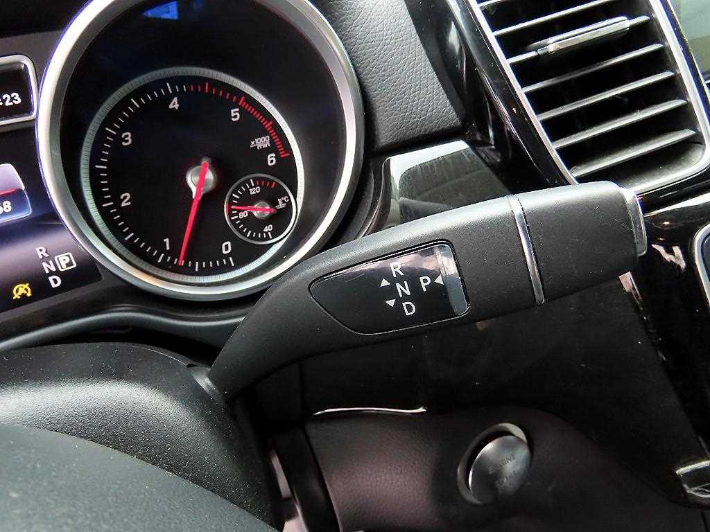 Mercedes Benz GLE Class - Vista 11