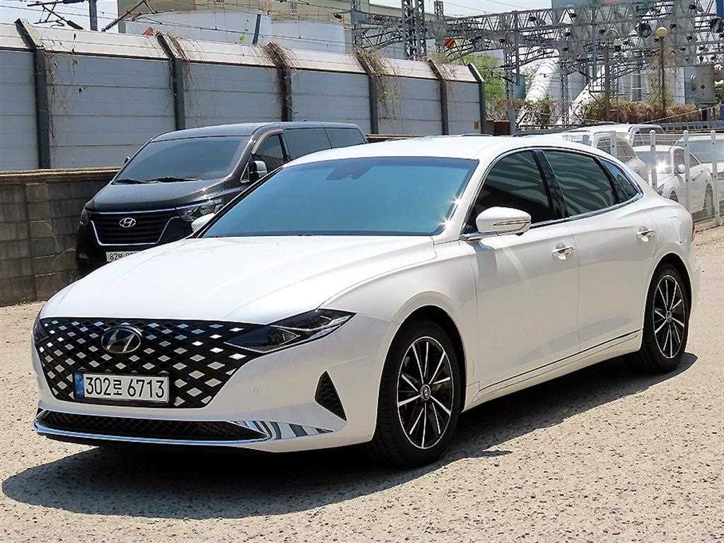 HYUNDAI Grandeur - Vista 2