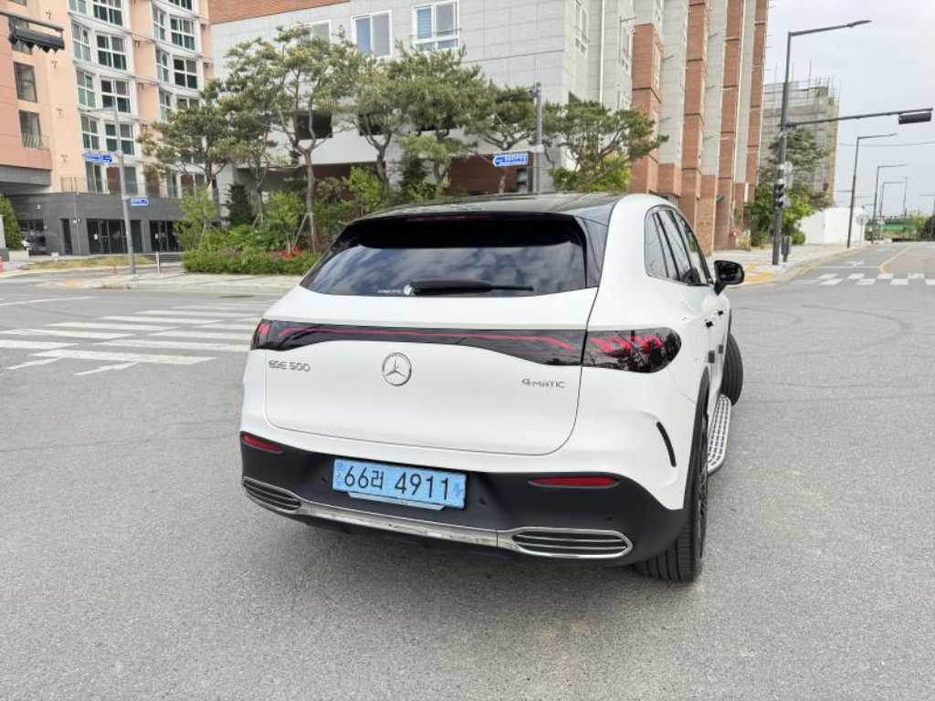 Mercedes Benz EQE - Vista 8