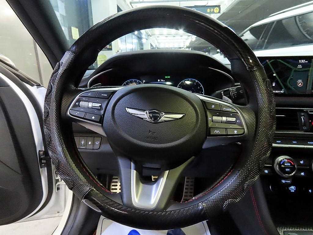 Genesis G70 - Vista 8