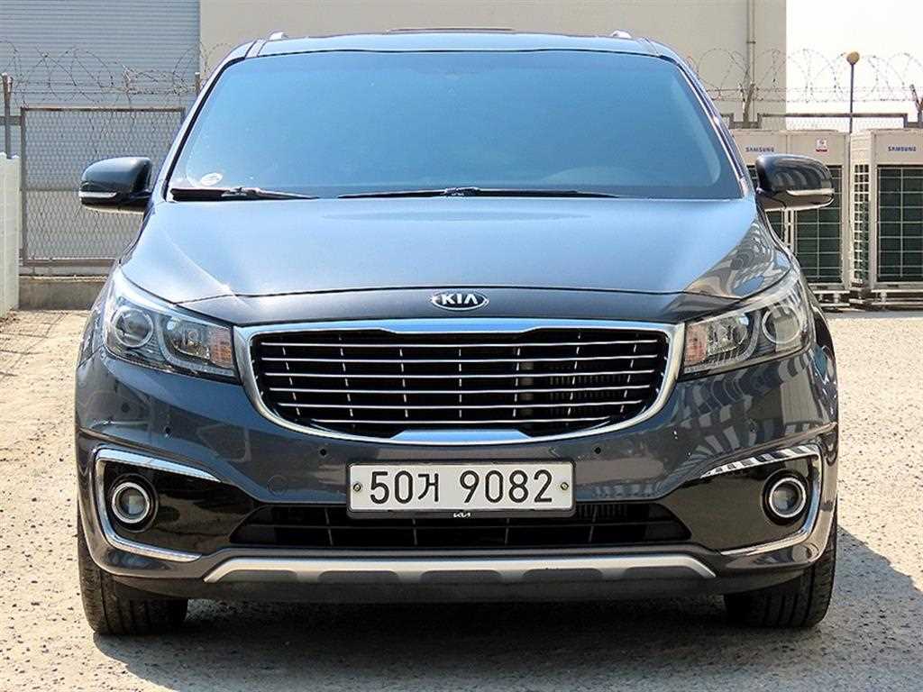 KIA Carnival 2015 Gris - Importación desde Corea - HF Imports Iquique - Foto 1