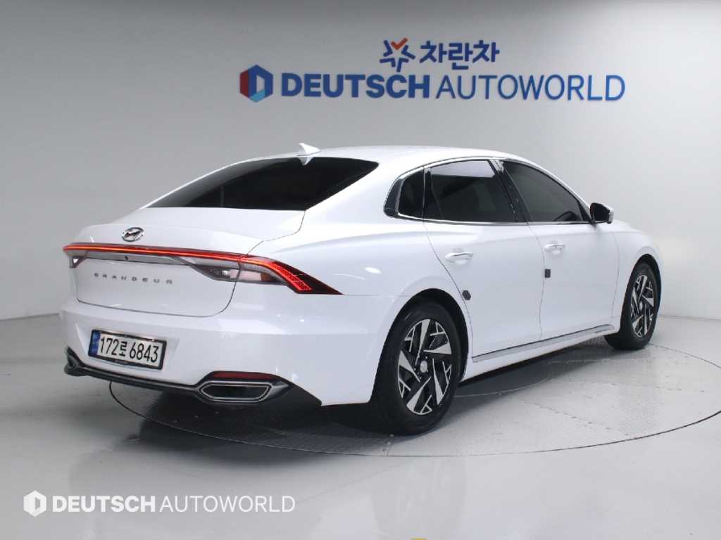 HYUNDAI Grandeur - Vista 2