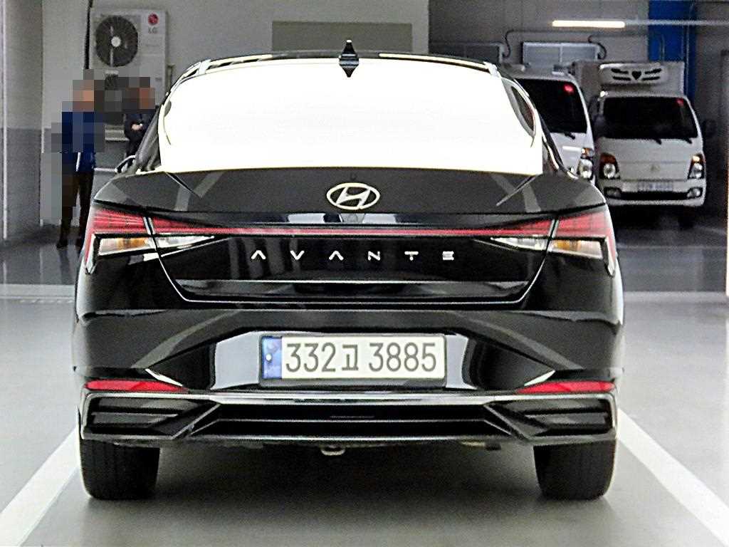 HYUNDAI Avante - Vista 4