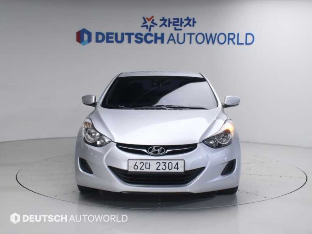 HYUNDAI Avante - Vista 3