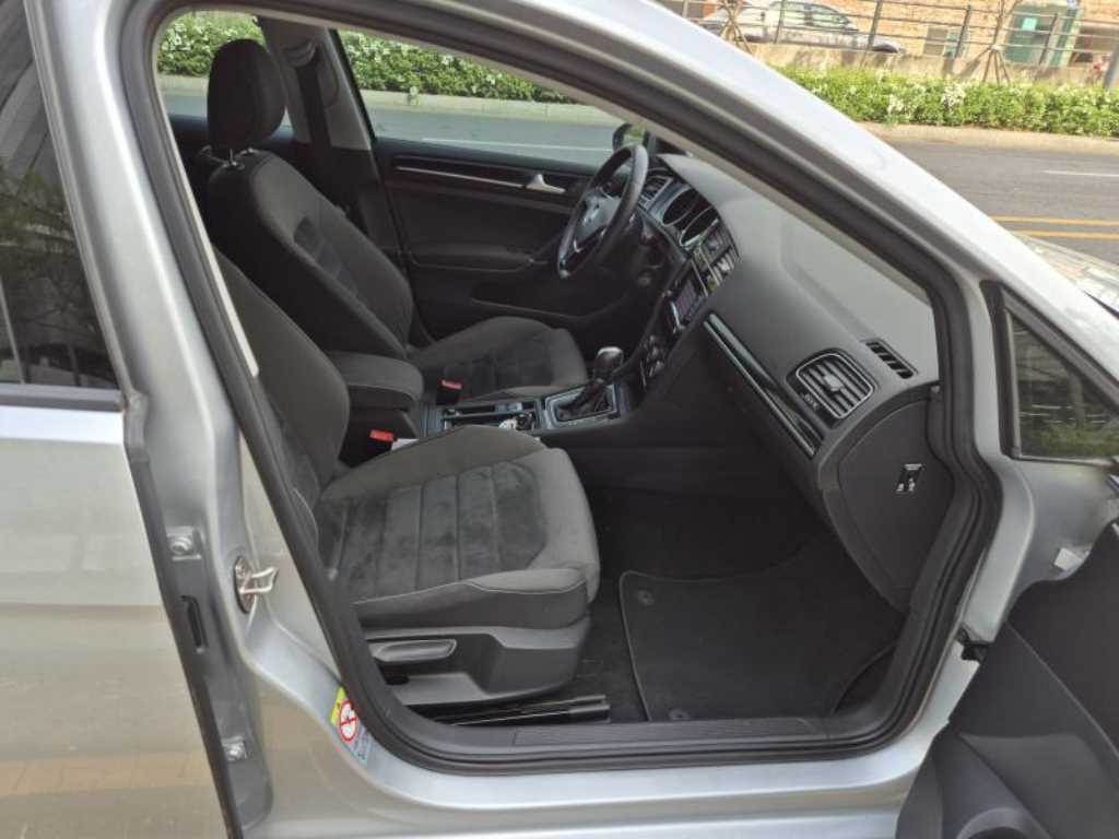 Volkswagen Golf - Vista 9