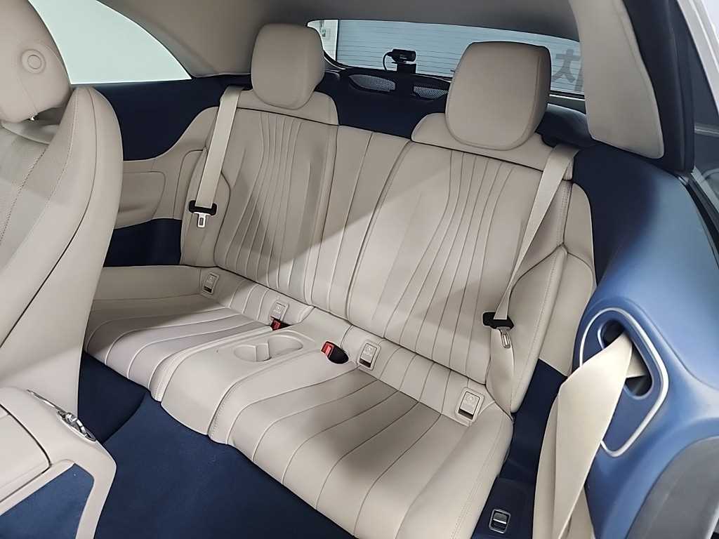 Mercedes Benz E class - Vista 12