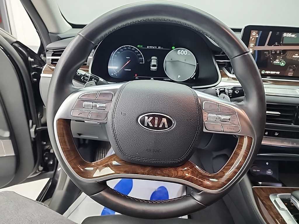 KIA K9 - Vista 9