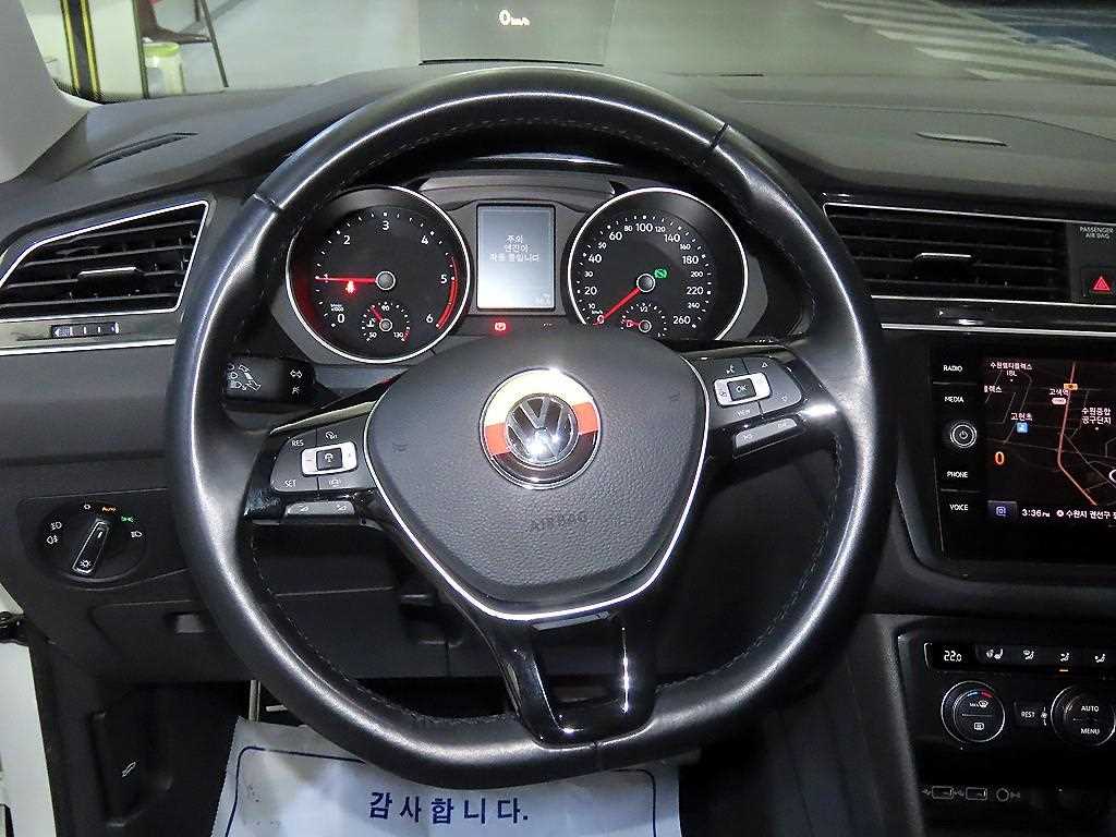 Volkswagen Tiguan - Vista 8