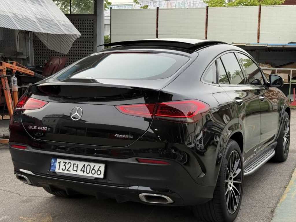 Mercedes Benz GLE Class - Vista 4