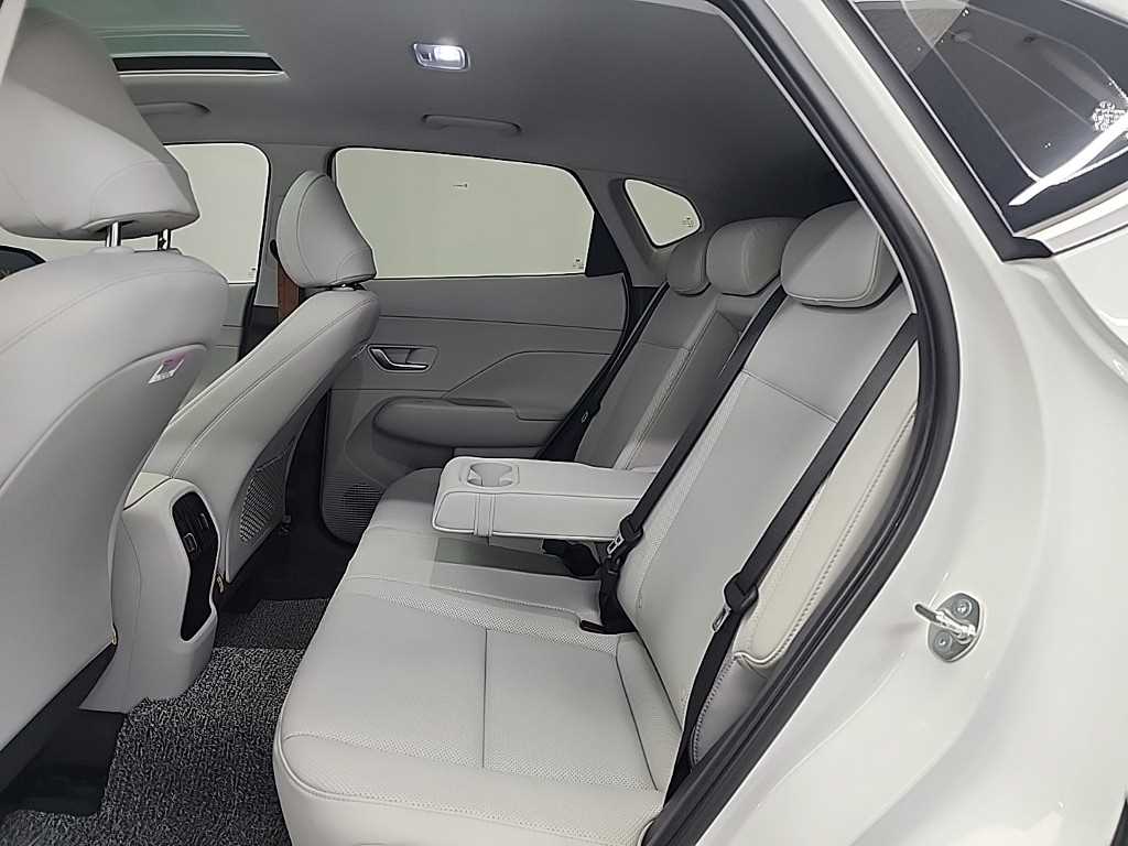 HYUNDAI Kona - Vista 12
