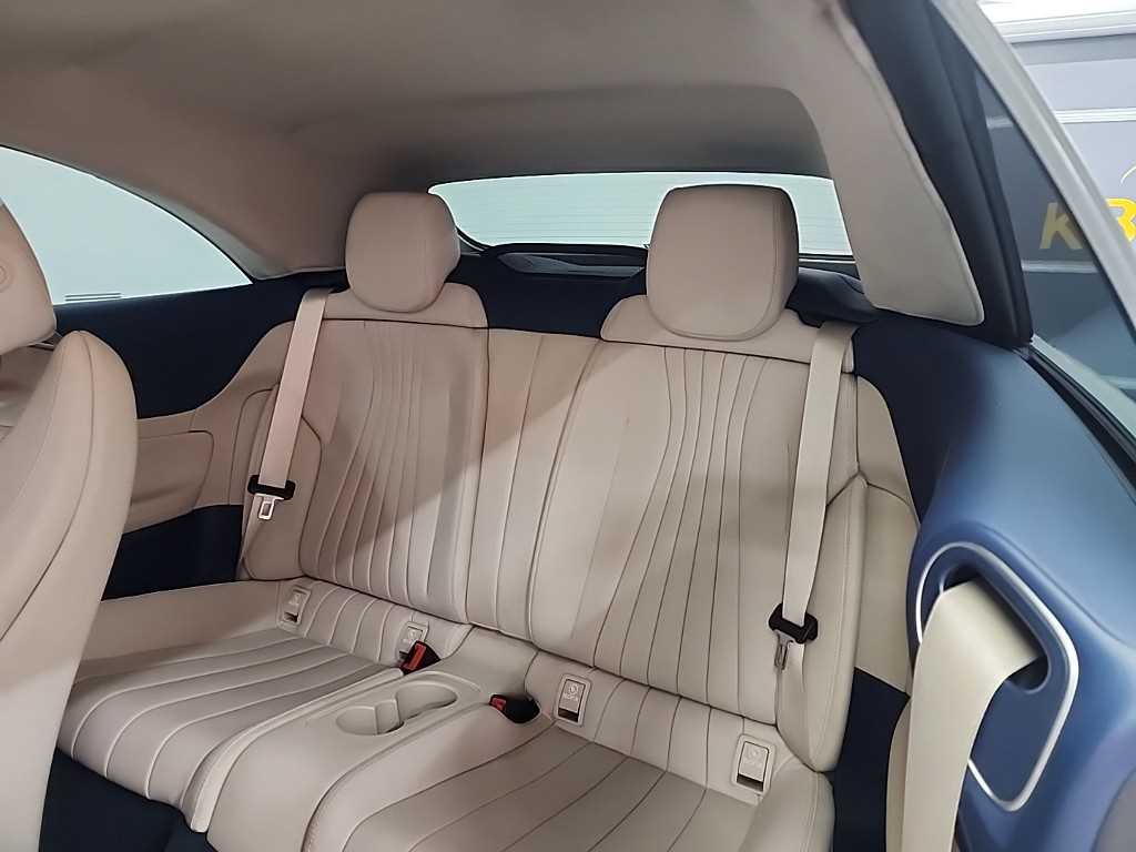 Mercedes Benz E class - Vista 12
