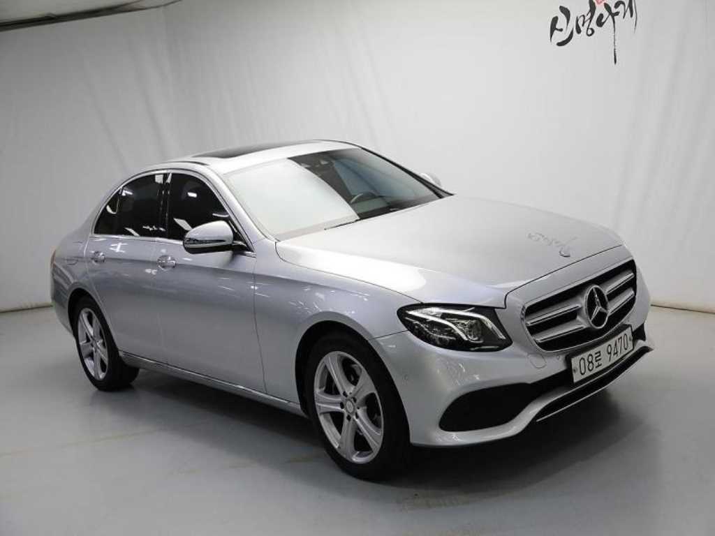 Mercedes Benz E class - Vista 2