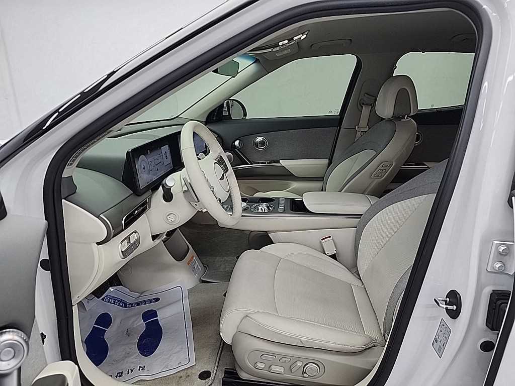 Genesis GV60 - Vista 6