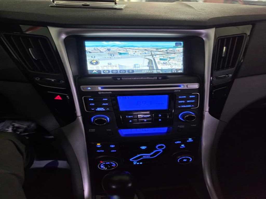 HYUNDAI Sonata - Vista 8