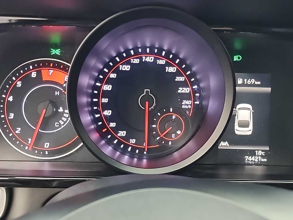 HYUNDAI Avante - Vista 6