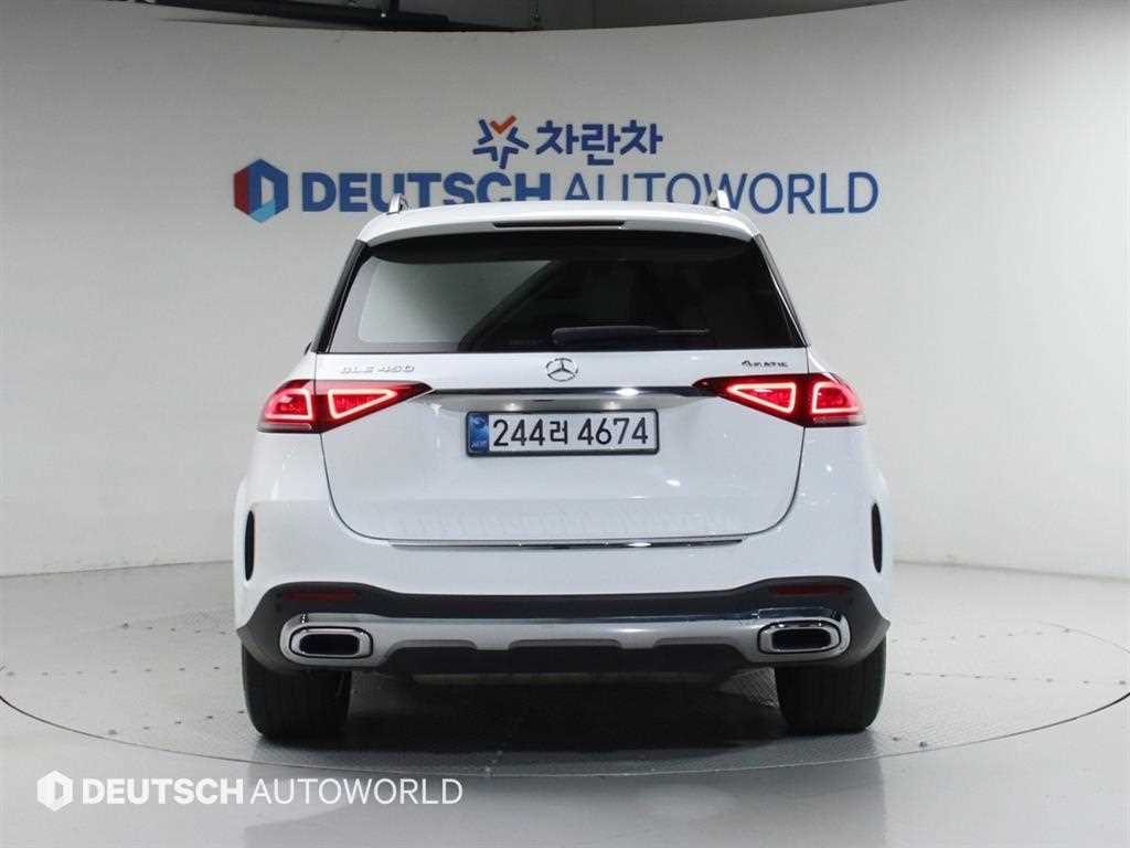 Mercedes Benz GLE Class - Vista 4