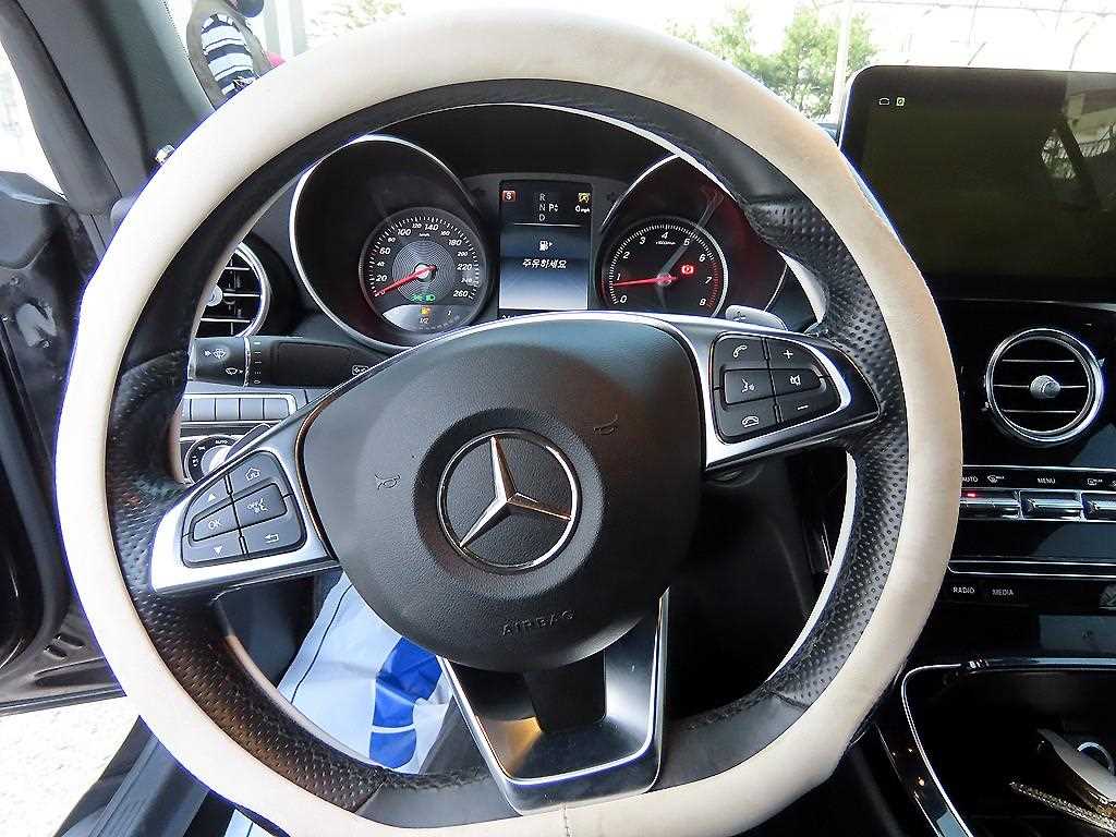 Mercedes Benz C Class - Vista 9