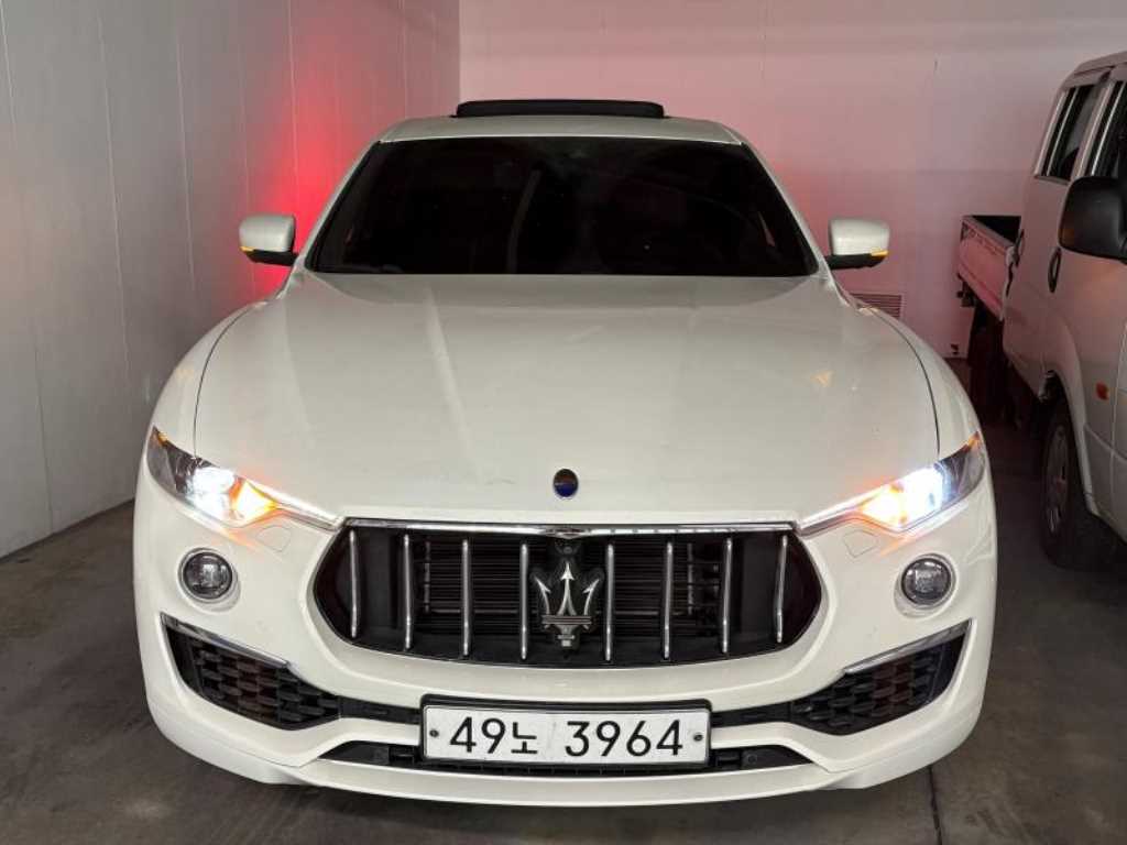 Maserati Levante 2019 Blanco - Importación desde Corea - HF Imports Iquique - Foto 1