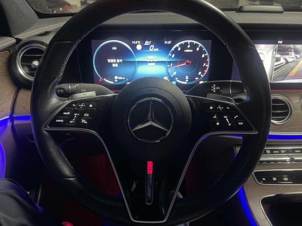 Mercedes Benz E class - Vista 10