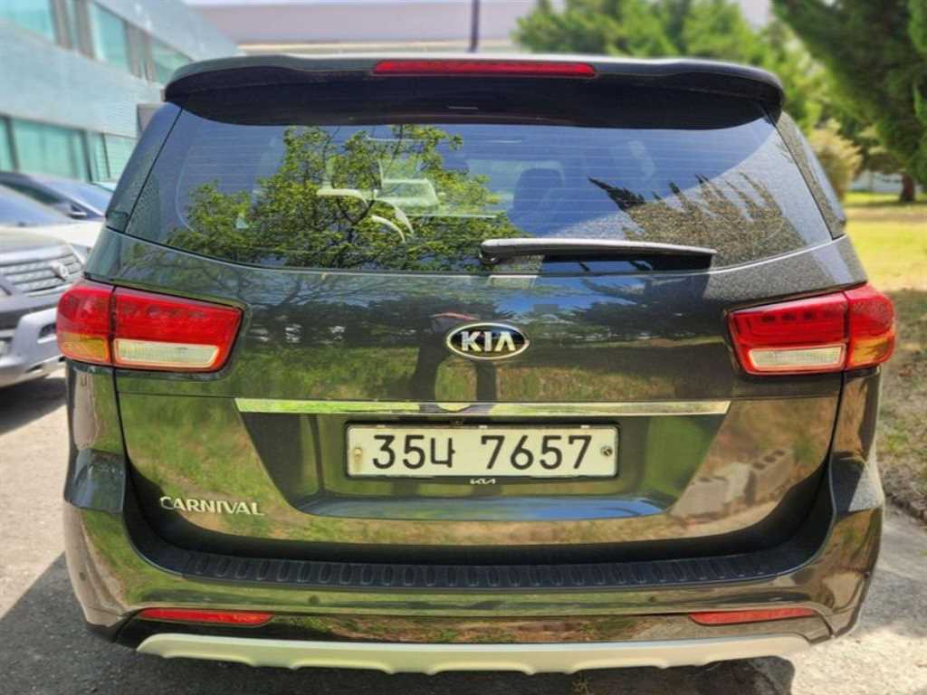KIA Carnival - Vista 2