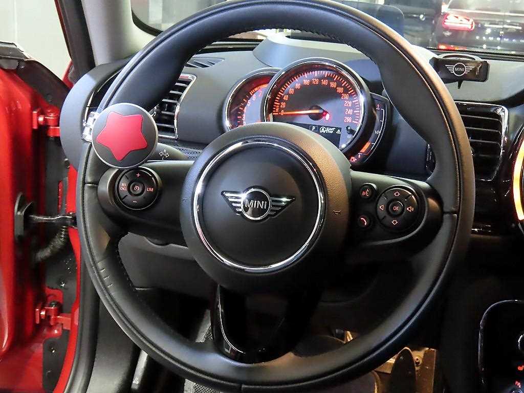 Mini Clubman - Vista 8