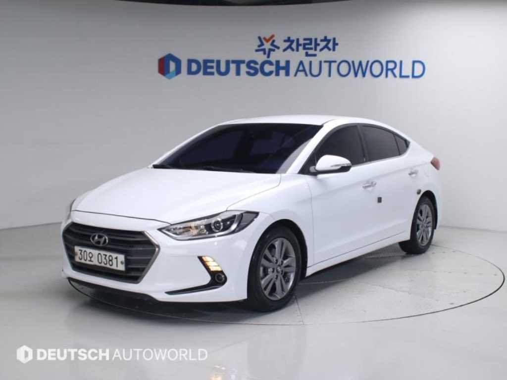 HYUNDAI Avante - Vista 3