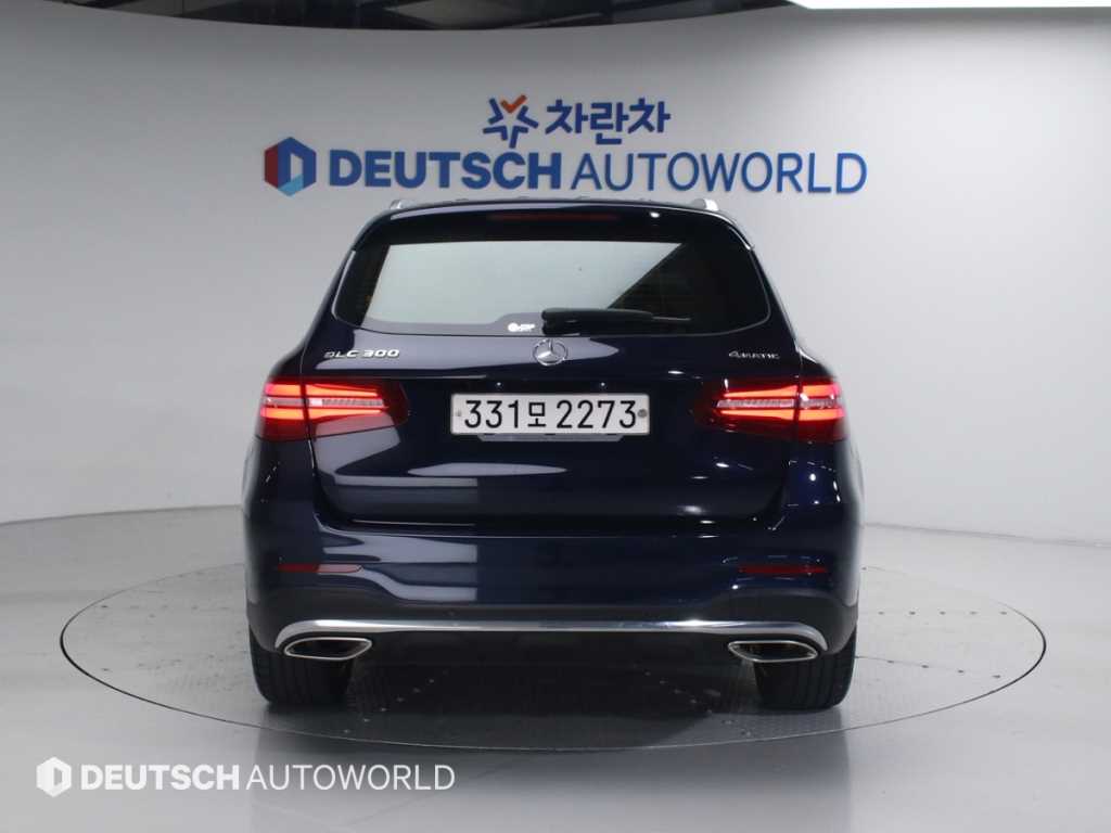 Mercedes Benz GLC Class - Vista 4