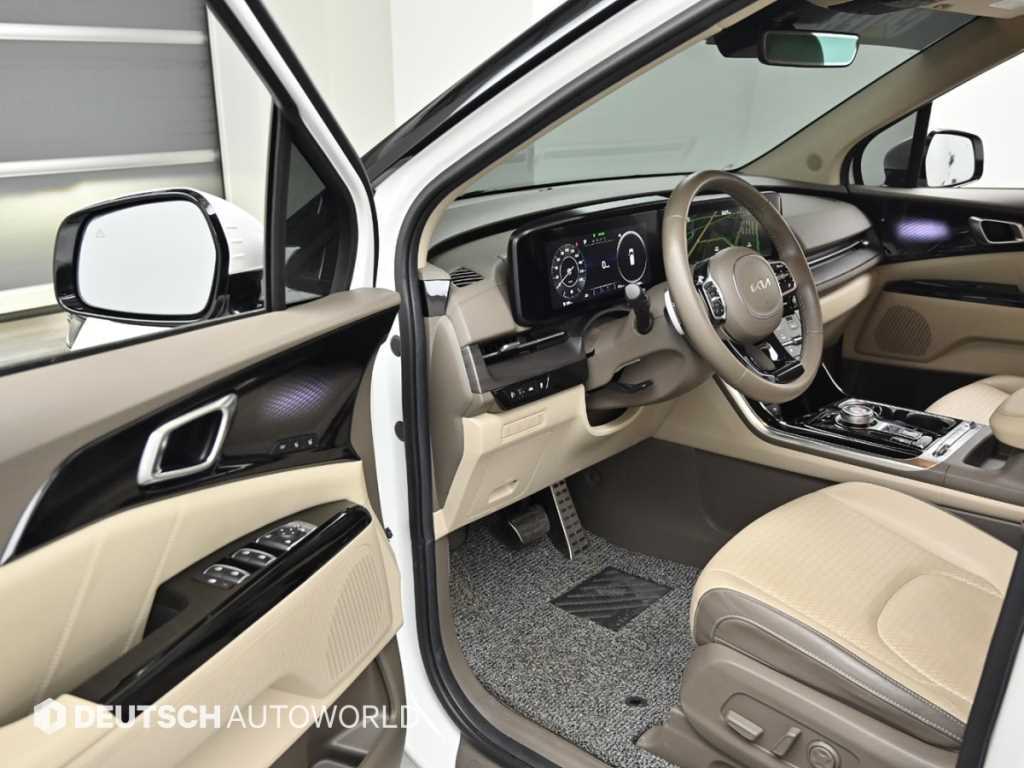 KIA Carnival - Vista 11