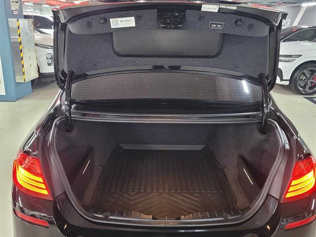 BMW 5 Series 2016 Negro - Importación desde Corea - HF Imports Iquique - Foto 18
