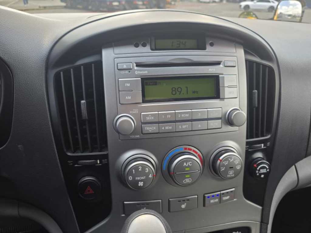 HYUNDAI Starex 2015 Amarillo - Importación desde Corea - HF Imports Iquique - Foto 18