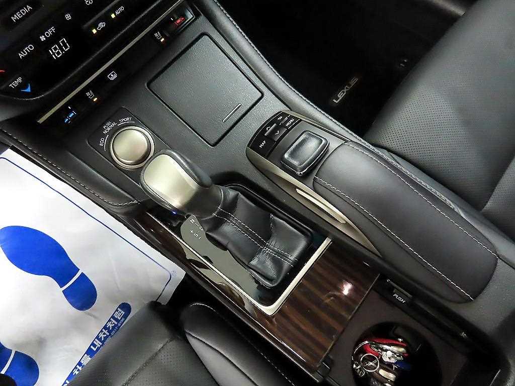 Lexus ES - Vista 10